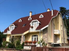 Eva Rooms, B&B in Budakeszi