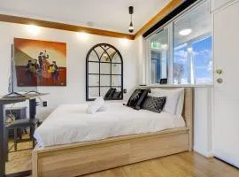 Sweet 1BR Studio In St Kilda