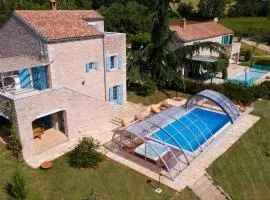 Julijud, villa with heated pool, jacuzzi and sauna