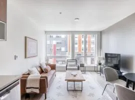 First Hill 1br w gym lounge nr soccer field SEA-540