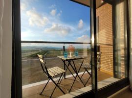 Apartamento Margalló con Garaje โรงแรมในชิลเชส