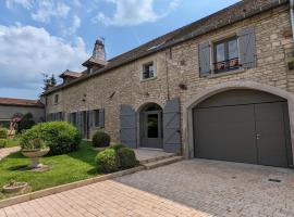 Le Clos des écureuils - chambres d'hôtes โรงแรมในSainte-Marie-la-Blanche