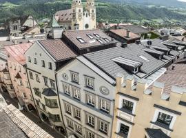 Odilia - Historic City Apartments - center of Brixen, WLAN and Brixencard included, hotel en Bresanona