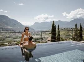 Private Suites COLLIS - Feel good Resort Johannis, chalet di Tirolo