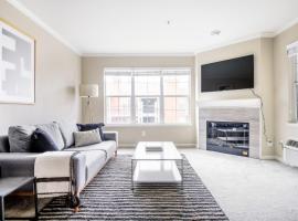 Santa Clara 1BR w Parking Pool nr Dining SFO-411, Hotel in Santa Clara