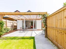 Charming Chester Studio with private garden & free parking, huoneisto kohteessa Chester