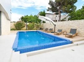 Villa Cornea - Luxury Villa in a heart of Novalja, cottage in Novalja