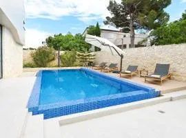 Villa Cornea - Luxury Villa in a heart of Novalja