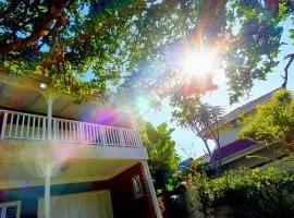 Beach Haven - Sleeps 10 - Tastefully Furnished Holiday Home!