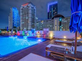 Night Hotel Bangkok - Sukhumvit 15，曼谷瓦塔納的飯店