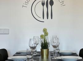 Goethe Palais Suite Zauberlehrling 4P l Lift l Parkplatz I Zentrum I Helios, hotel v destinaci Aue