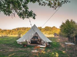 Nuit *é* Toilée à la Ferme du Petit Puyaume、Montraversのホテル