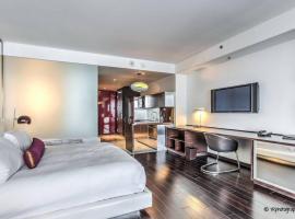 Strip View - Luxurious Studio at Palms Place, hotel v Las Vegas