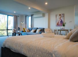 Luxury sea view House, luxury hotel in Sandy Bay