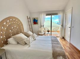 3 bedroom house in Pasito Blanco port, 5 min walk to the beach, וילה בפסיטו בלנקו