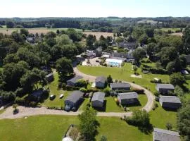 Le Domaine du Scorff - hébergements insolites chalets 4 à 6 personnes et roulottes