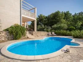 Milla Hvar