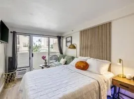 Bright & Cozy Condo Unit with Balcony!