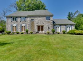 Spacious Buffalo Brick Home w/ Backyard!, hotelli kohteessa Buffalo