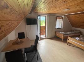 Kometer soba, hotel en Bovec