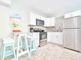 318 E Youngs Ave Unit 2 Seaside Retreat Salty Shore Getaway, hotel di Wildwood