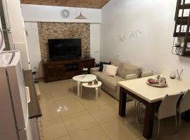 ״יעד״ יחידת דיור כפרית, hotel v destinaci Akko