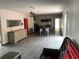 Maison plain pied 130m2, holiday home in Conca