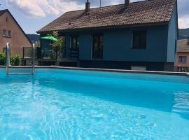Maison piscine: Saint-Amarin şehrinde bir ucuz otel