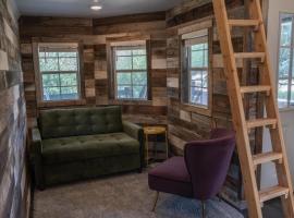 The Huckleberry A Teton Tiny Home，德里格斯的Villa