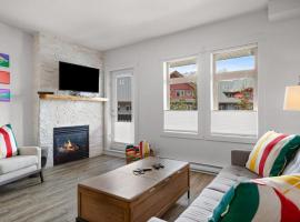 Beautiful Renovated Wolf 2Bed 2Bath, hôtel à Canmore