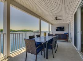Lake of the Ozarks Condo with Views and Boat Slip!，Rocky Mount的度假住所
