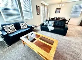 Spacious House, 5 bedrooms, Sleeps 12, Near Las Vegas Strip and Airport