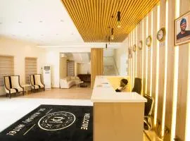 DE MANCHY HOTELS & SUITES
