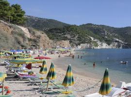 Pensione San Michele, hotel v destinaci Mattinata