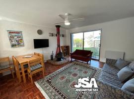 Snowfield Court, apartment in Berridale