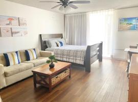 Free parking Comfy central Waikiki, serviced apartment in Honolulu