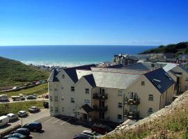 Beachcombers Apartments, hotel perto de Aeroporto de Cornwall - NQY, 