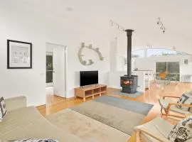 Modern Sanctuary by the Silverleaves Beach