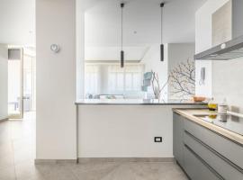 Panoramic Private Parking Elegant Apartment, hotel v destinaci Aci Castello