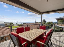 3 at 35 Phillip Island Rd, villa in San Remo