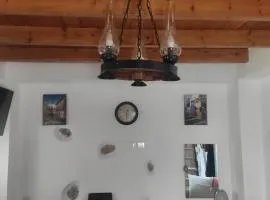 Tsitsinos maisonette house