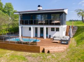 Kalda Villa, hotel com piscina em Kitsek&uuml;la