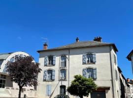 French Holiday Accommodation, hotell i Bort-les-Orgues