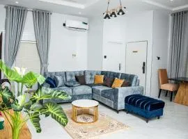 NIFEWAT APARTMENT,Rennes suite 2bedroom apartment with gym,pool, WiFi,Netflix,bar and sitting out area
