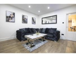 Stunning Bolton abode – Pool table – Parking, hotell i Bolton