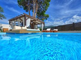 Beach Villa Christina by PosarelliVillas, hotel v destinaci Acharavi