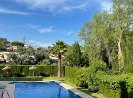 Jardines Apartment, hotel in Sitio de Calahonda