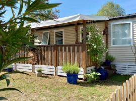 La Paillote de Claire, ξενοδοχείο σε La Roque-dʼAntheron