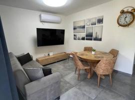 Galilee sea Sunset Suites, apartment in Migdal