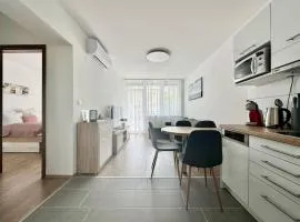 Premium Apartment by Hi5 - Zamardi One-bedroom